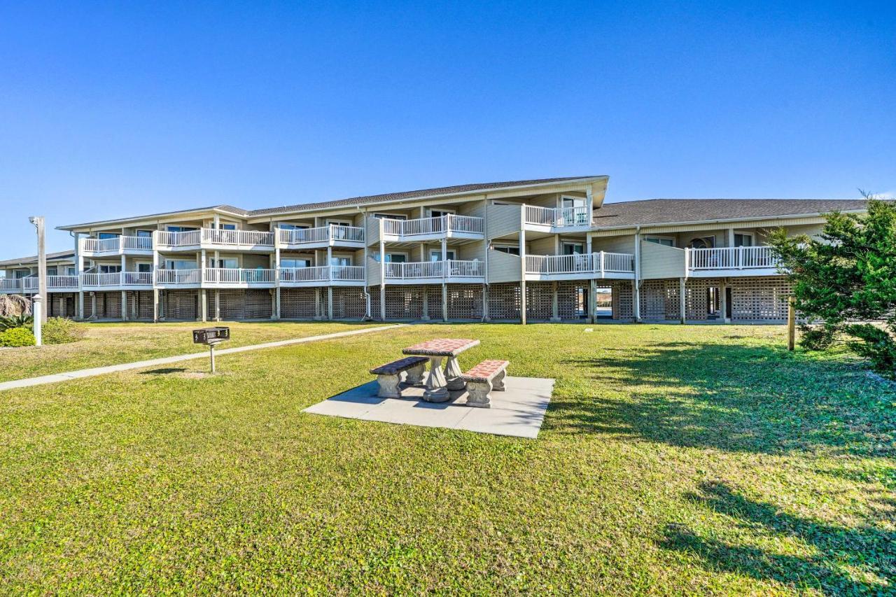 Oak Island Beachfront Condo With Community Pool Dış mekan fotoğraf