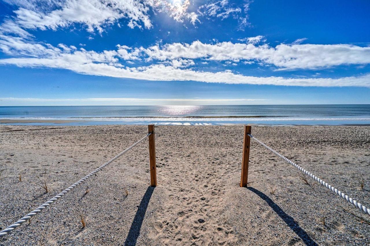 Oak Island Beachfront Condo With Community Pool Dış mekan fotoğraf