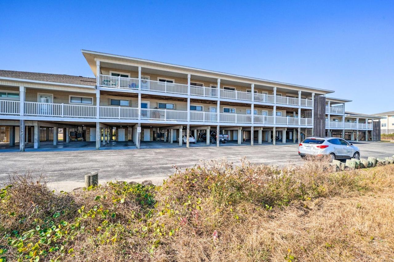 Oak Island Beachfront Condo With Community Pool Dış mekan fotoğraf