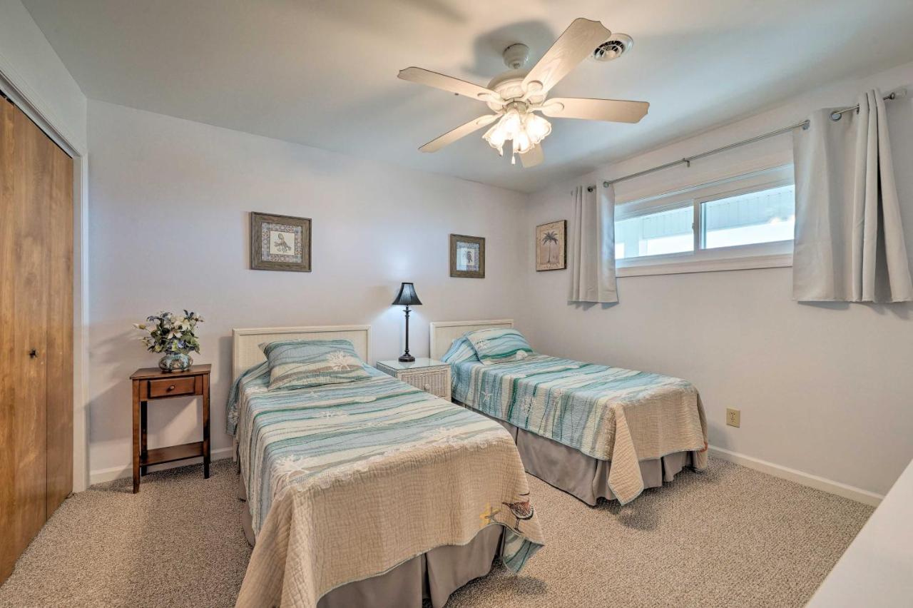 Oak Island Beachfront Condo With Community Pool Dış mekan fotoğraf