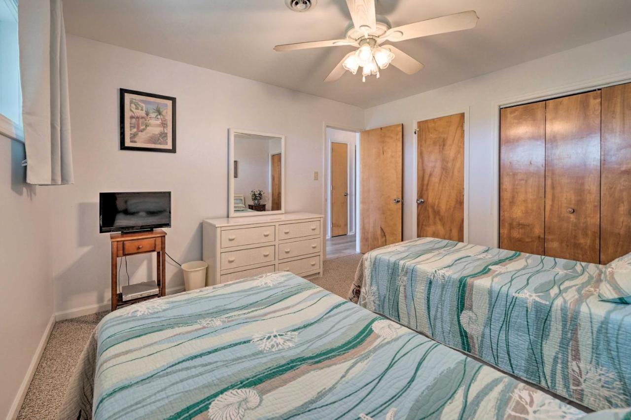 Oak Island Beachfront Condo With Community Pool Dış mekan fotoğraf