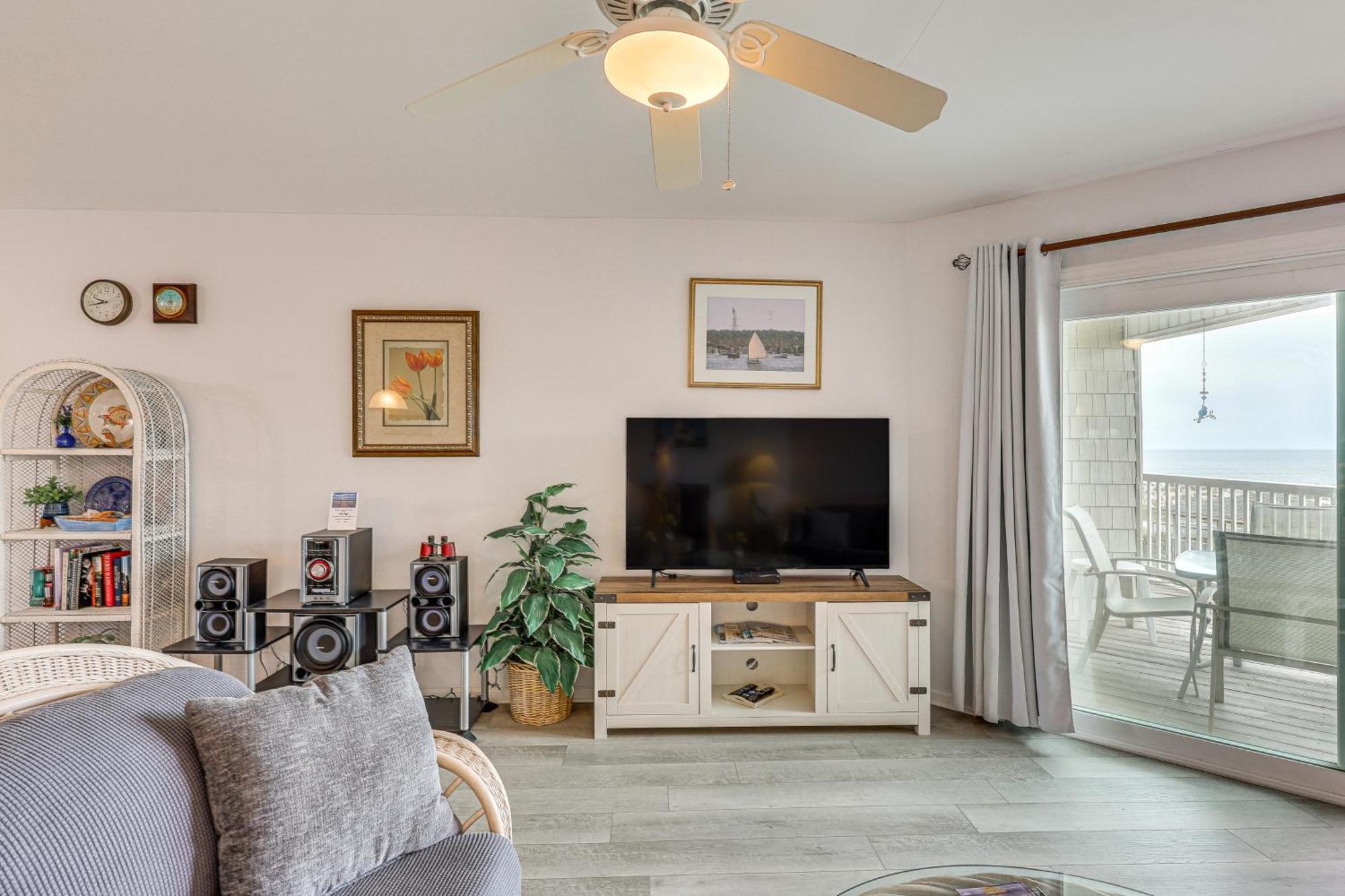Oak Island Beachfront Condo With Community Pool Dış mekan fotoğraf