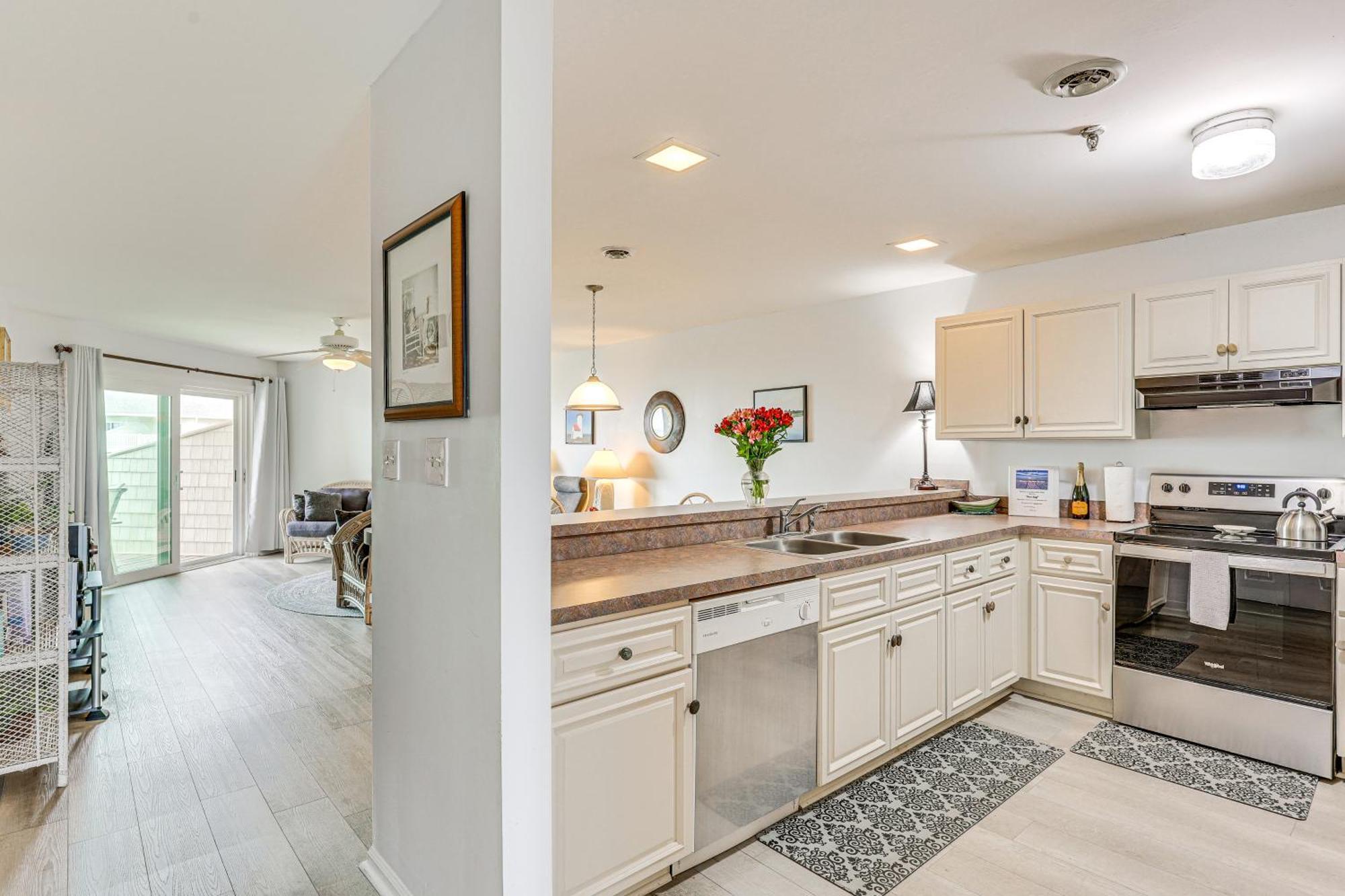 Oak Island Beachfront Condo With Community Pool Dış mekan fotoğraf