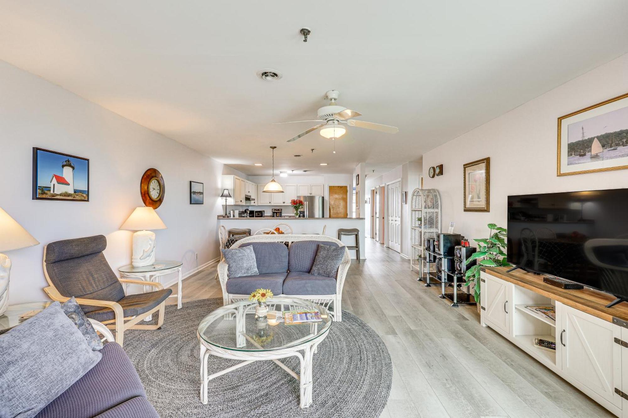 Oak Island Beachfront Condo With Community Pool Dış mekan fotoğraf